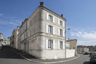 Image de Maison 350 m centre, chambres calmes, spacieuses