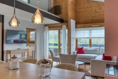 Image de Appartement 4 Chambres à Megève Mont d'Arbois, Proche Pistes et Golf, 120m², Terrasse, Wi-Fi, Parking