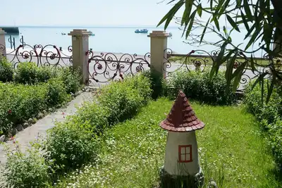 Image de Maison face à la mer sur le port de la Houle à Cancale