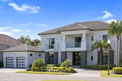 Image de Royale Reunion | 12, 500 Square Foot Mansion, 25 Slot machines, Las Vegas Style Theme, 50 Foot Pool