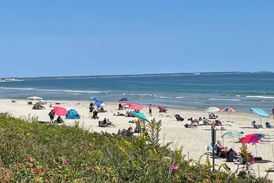 Image de July weeks are avail/walk to beach-downtown Ogunquit! Airy & quiet condo.