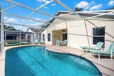 Image de Fabulous bright modern recently refurbished 5 bed home with water views