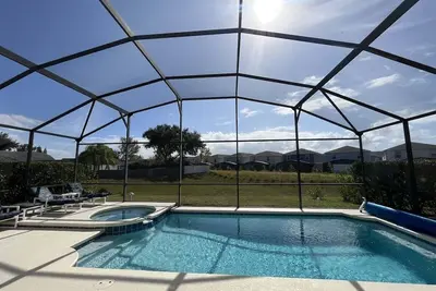 Image de 106 - South Facing Pool and Spa 5 Bedroom Villa Close to Disney