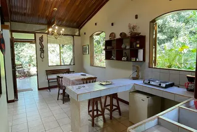 Image de Peaceful guest cottage nestled between two rivers with kitchen and bath