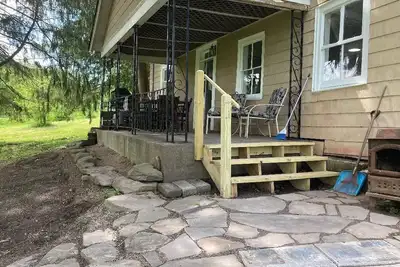 Image de 200 Year Old Farmhouse on Private 8 Acre Lake\n Pet Friendly. . . .