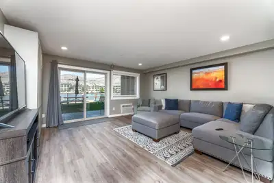 Grandview 616 Waterfront condo on Lake Chelan