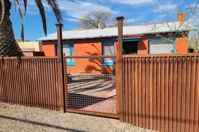 Image de Midtown 1940's Bungalow -Wildcat, near UofA & Downtown, Fully fenced in Yard