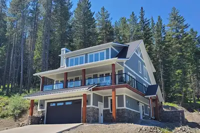 Image de Gorgeous Family Home With Stunning Views