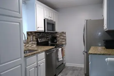 Image de Spacious 4-Bedroom Townhouse – Perfect Fall Getaway in Silver Spring\n34/50