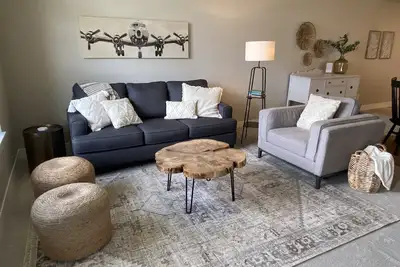 Image de Beautiful One Bedroom One Bath Condo for 30 day+ stays! Abundant Amenities!