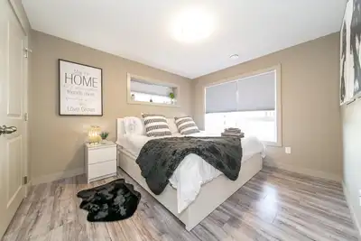 Image de ★New★Chic Suite★King Bed☀ Patio★Netflix★WiFi✔Clean