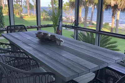 Image de The Best Beach-Front House “Get-A-Way” in Florida