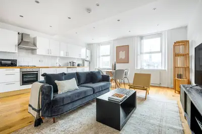 Image de Nice Bayswater 2 Br on Queensway opp. Underground stn, by Blueground