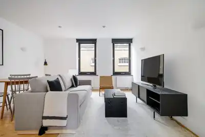 Image de Central Covent Garden 2br, nr. Leicester Square Station, by Blueground