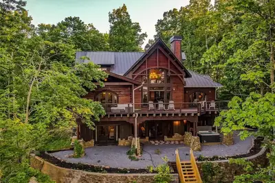 Image de Mountain Top Lodge | Ellijay, Ga