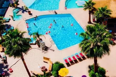 Image de Endless Vegas Fun! Pool View Unit with Onsite Dining and Entertainment!