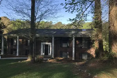 Image de Luxury Urban Lake House