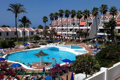 Image de Fantastic 1 Bedroom Apartment With Pool View