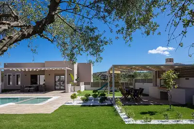 Image de Koin Villa Sunrise, with Heated Pool & Whirlpool