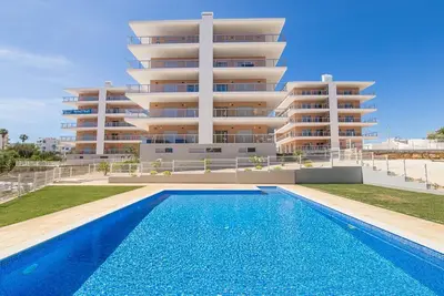 Image de Emerald Apartment, Ac, Swimming Pool! new!