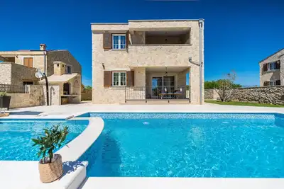 Image de New stone villa with pool near the beach - Traveler Reiseburo Krk - Id 2372