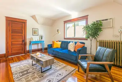 Image de Stylish, modern loft with historic charm