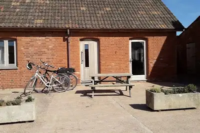 Image de The Roost-Appartement-Sdb privée avec douche-Vue sur la cour