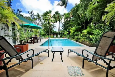 Image de Tropical Villa with Pool Near Beach - Jessamine (3 bed)