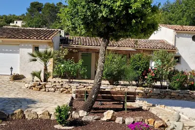 Image de Beau Mazet Provençal en plein cœur de la Provence, piscine privée au calme