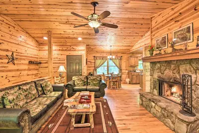 Image de ‘The Apple Dumpling’ Cabin: Pool Table, Grill