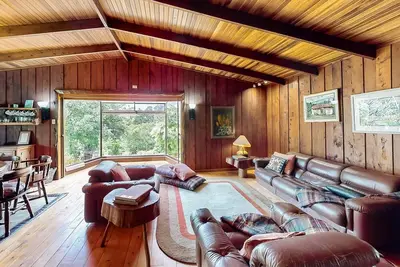 Image de Rustic Cabin W/ High-Speed WiFi, Full Kitchen, Great Views, Large Deck & More