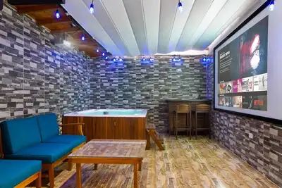 Image de 3 Bedroom Penthouse Sliding Roof Hot Tub Ac