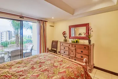 Image de Fantastic Condo W/ Full Kitchen, WiFi, Private Balcony & Central Location