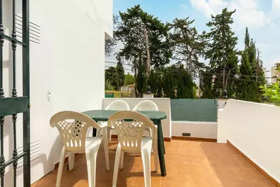 Image de Confortable appartement pour 4 personnes avec climatisation, Wifi, piscine, Tv et terrasse