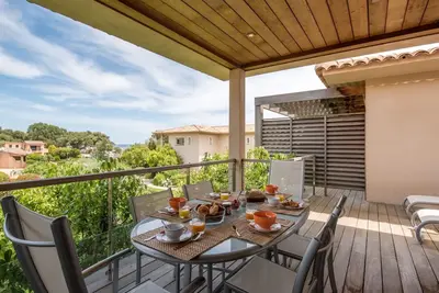 Image de Bel appartement avec climatisation, Wifi, Tv, terrasse, animaux admis et parking
