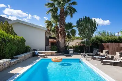 Image de Magnifique maison de vacances privée avec Wifi, piscine privée, climatisation, Tv et patio