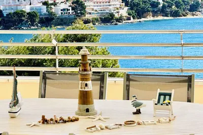 Image de Vacances Sur Les Rochers! ! 1ère Ligne De Mer, Secteur Privilegie, Vue Mer.