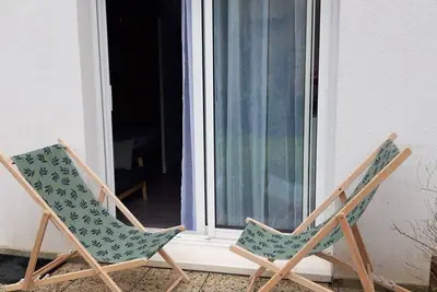 Image de Vannes studio 2 personnes au port et proche mer.