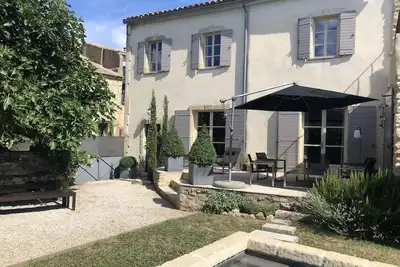 Image de Grande maison de village associant caractère et design près d'Uzès