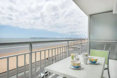 Image de À 50m de la plage, appartement vue mer pour 5