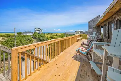Image de Semi-Oceanfront Dog Friendly w/ Elevator, Screened Porch. Beach Minutes Away!