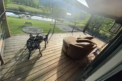 Image de Lake front house, hot tub, optional escalade and jetski