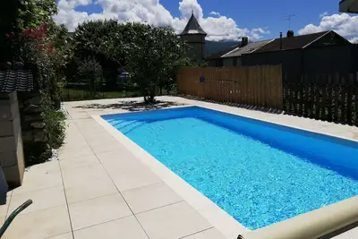 Image de Maison avec piscine privée entre campagne & montagne