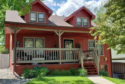 Image de The Ross House 1930's Craftsman Style House