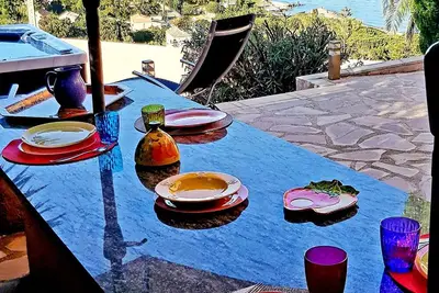 Image de Beau F2 80m2 Vue Mer Feerique Spa 6 Pl Privatif Sans Vis A Vis Terrasse Solarium