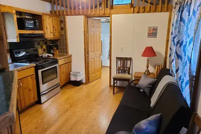 Image de 2br 1ba Cabin w/4 Bunk Beds & Queen