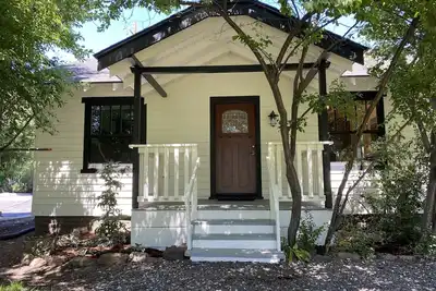 Image de ***New*** Charming home located in Downtown Bend!