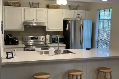 Image de Convenient condo living!