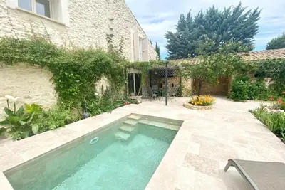Image de Charmant loft de 55 m2 dans un mas Provencal rénové avec piscine.