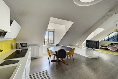 Image de Duplex de standing en centre-ville avec parking, proche port et plage